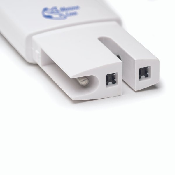 Bút Đo Độ Mặn/Nhiệt Độ Trong Thủy Sản MỚI