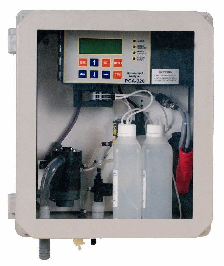 Máy Phân Tích Và Kiểm Soát Clo, pH Và Nhiệt Độ 